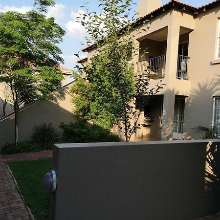 Airport Lodge Guest House Kempton Park Exterior photo