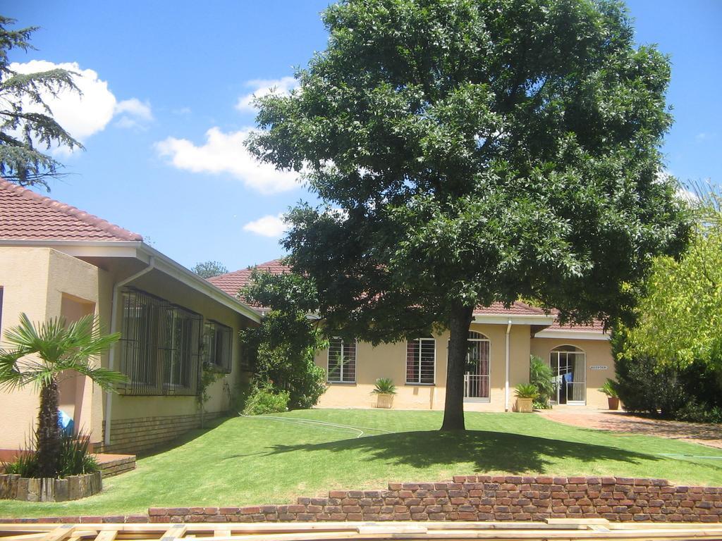 Airport Lodge Guest House Kempton Park Exterior photo