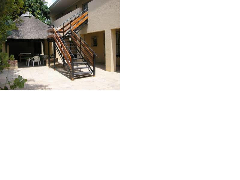 Airport Lodge Guest House Kempton Park Exterior photo