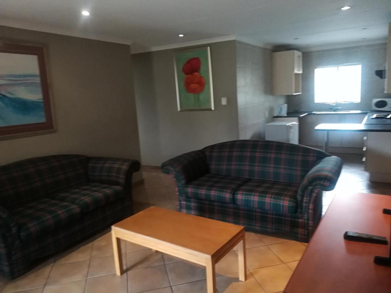 Airport Lodge Guest House Kempton Park Exterior photo