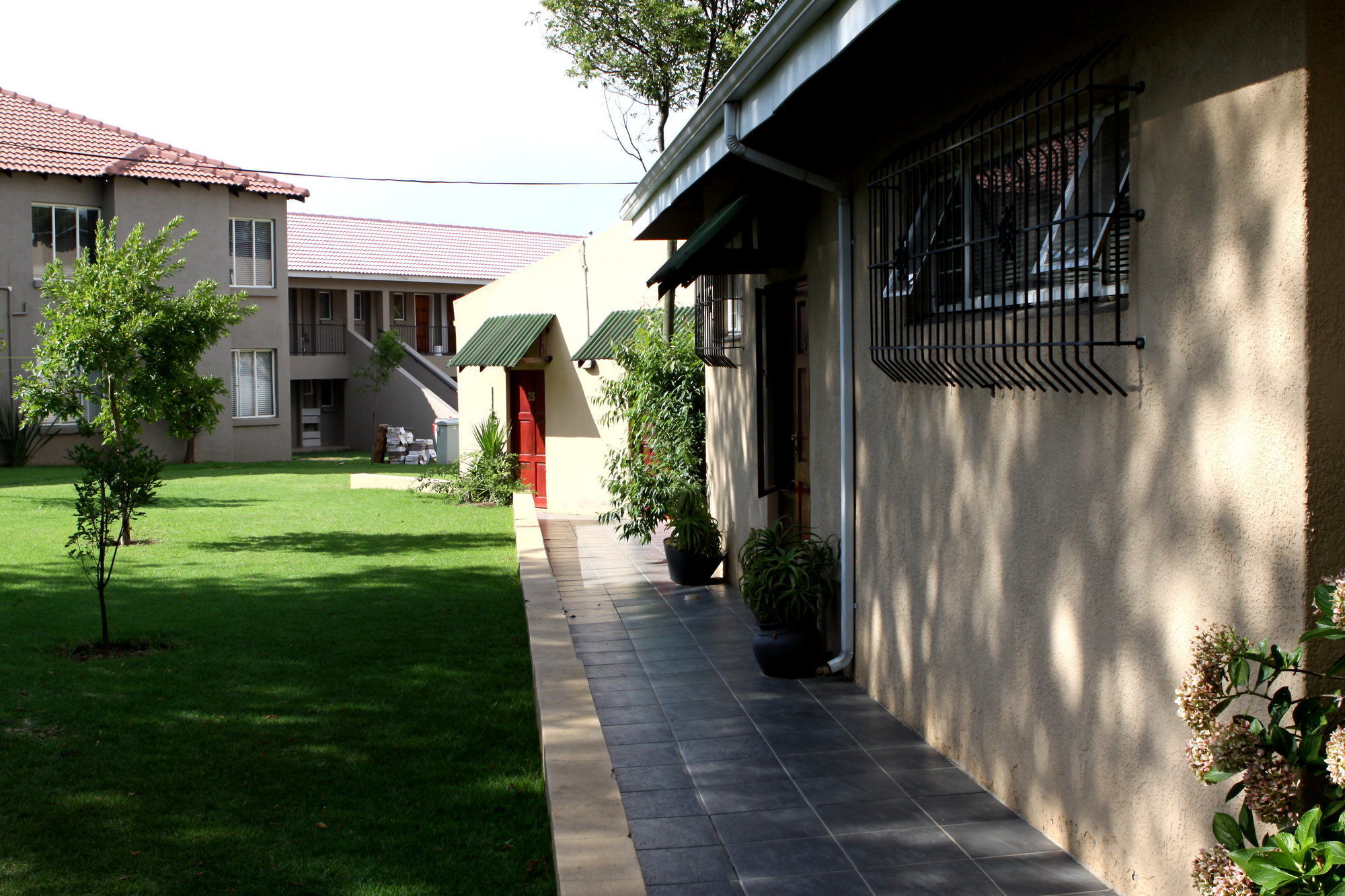 Airport Lodge Guest House Kempton Park Exterior photo